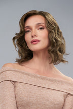 Julianne Lite brunette wig alt