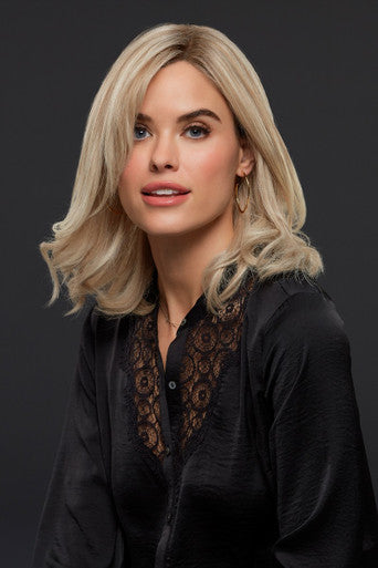Carrie blonde wig alt