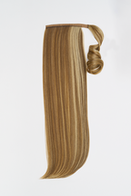easiPony Medium Wavy HD ponytail flat lay