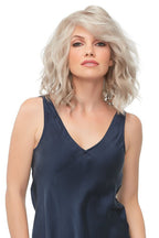 Julianne blonde wig alt2