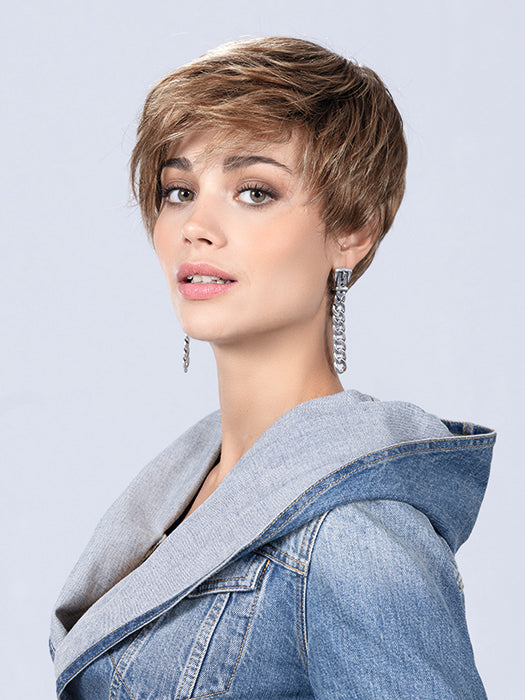 POINT by Ellen Wille in LIGHT BERNSTEIN ROOTED 12.26.830 | Lightest Brown, Medium Golden Blonde, Medium Brown, and Light Auburn Blended with Dark Roots
